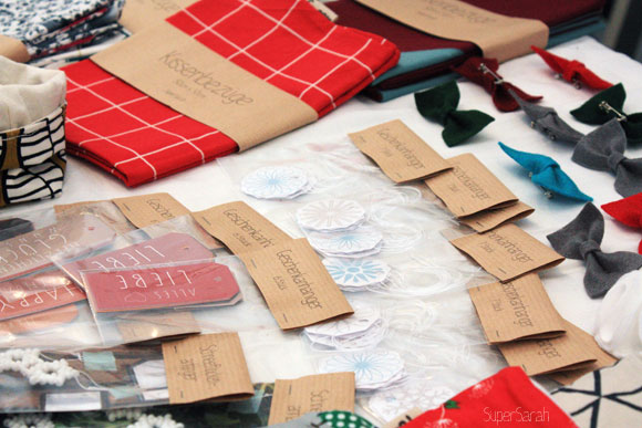 momoki Weihnachtsmarkt - SuperSarah - Kissenbezüge und Geschenkanhänger